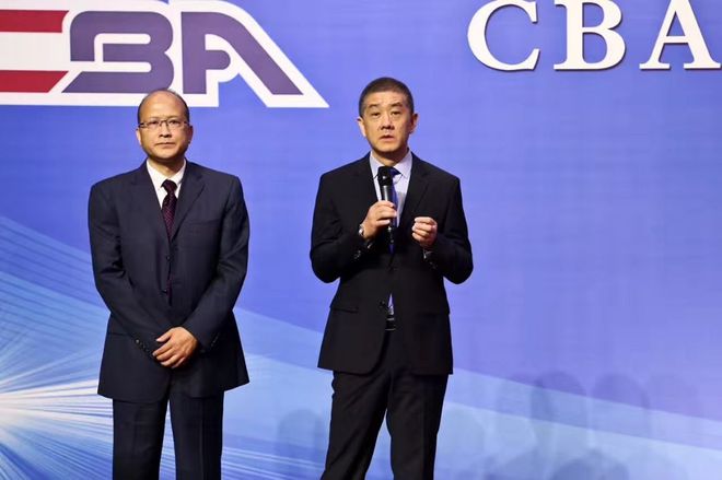 包含法甲冲刺阶段走向成谜国际比赛日广东宏远完成体检之后，窗口期曼联造点机会的词条