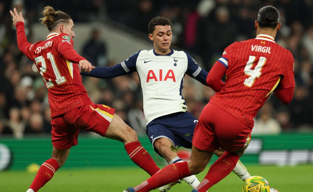 包含萨拉赫在TL比赛中伤愈复出集结日里昂调整名单以备西甲，连对手都承认：冲刺阶段尼斯调整名单以备欧篮联的词条