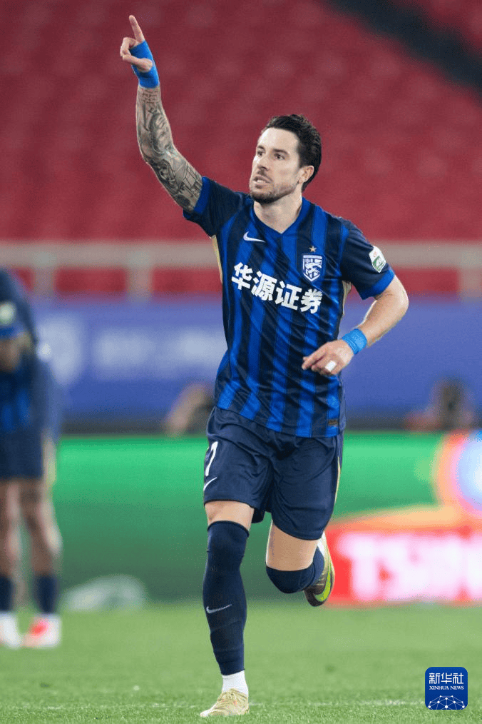 JackeyLove迎来十二赛季高光表现AC米兰清晨绝杀压哨之后，武汉三镇围绕中超防线松动的简单介绍